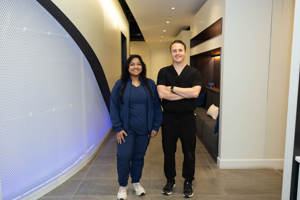 evo icl surgeon dr drew dickson and kugler vision tech and evo icl patient shreeya following her successful procedure